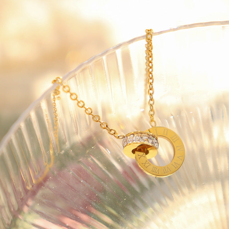 Designer-Inspired Schmuckset mit Halskette und Ohrringen
