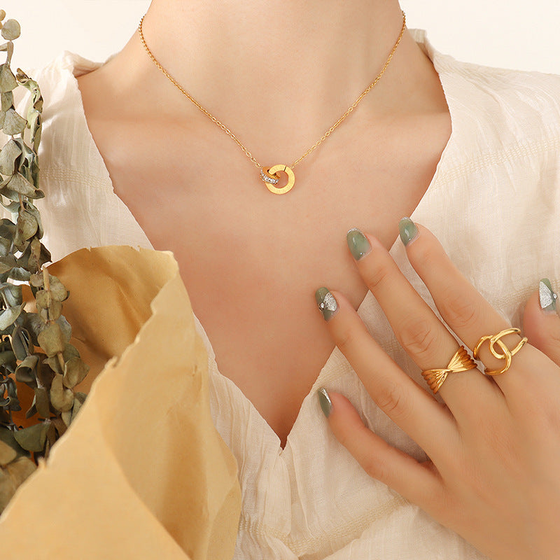 Designer-Inspired Schmuckset mit Halskette und Ohrringen